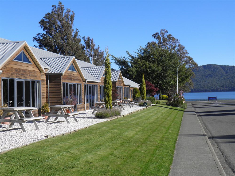 Lakefront Lodge image 1
